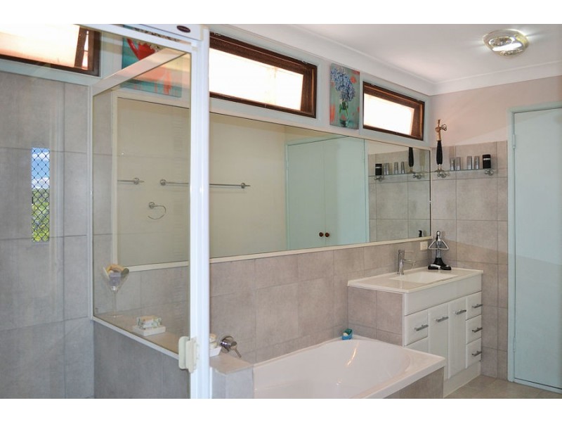 106 COLONSAY STREET, Middle Park QLD 4074