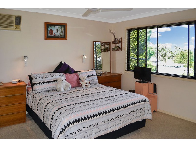 106 COLONSAY STREET, Middle Park QLD 4074