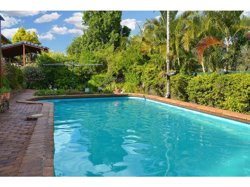 106 COLONSAY STREET, Middle Park QLD 4074