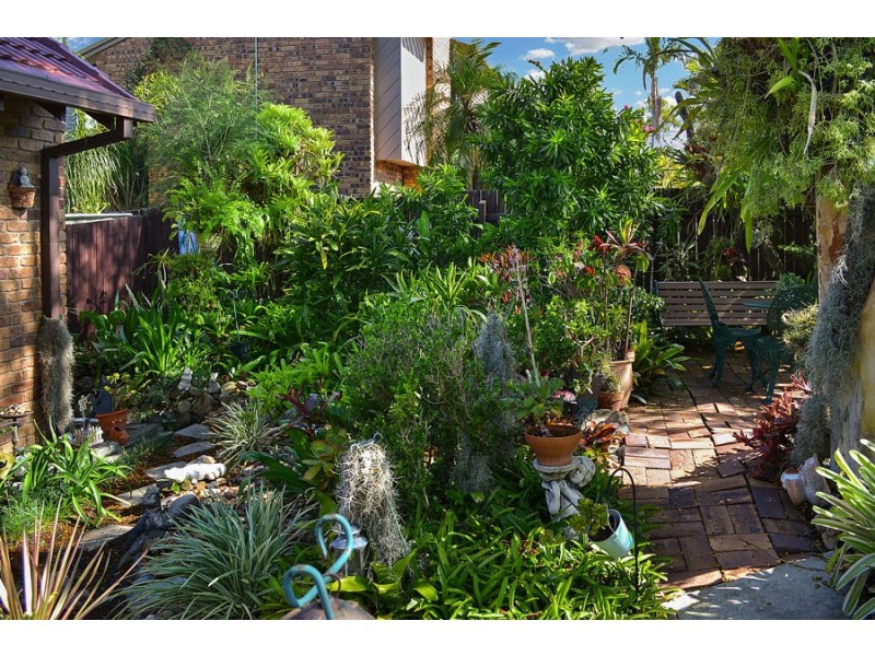 106 COLONSAY STREET, Middle Park QLD 4074