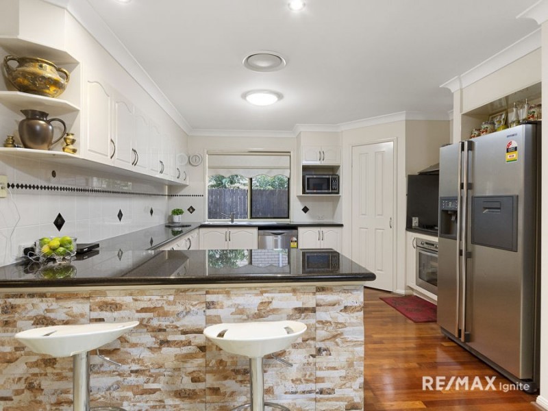 9 Chevron Close, Forest Lake QLD 4078