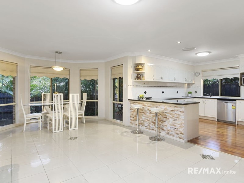 9 Chevron Close, Forest Lake QLD 4078
