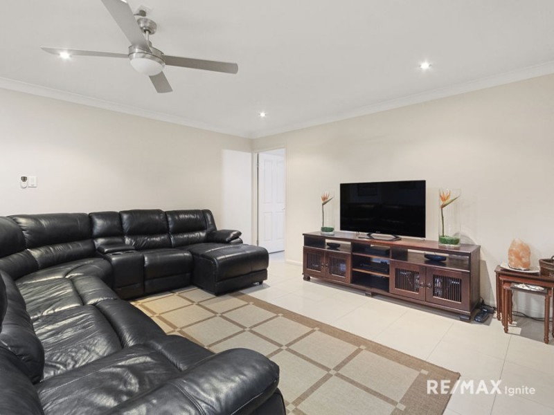9 Chevron Close, Forest Lake QLD 4078
