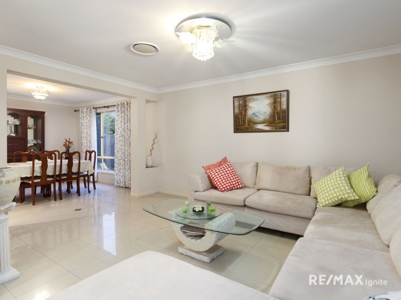 9 Chevron Close, Forest Lake QLD 4078