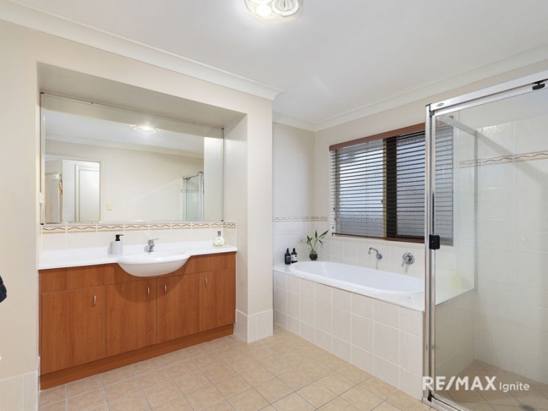9 Chevron Close, Forest Lake QLD 4078