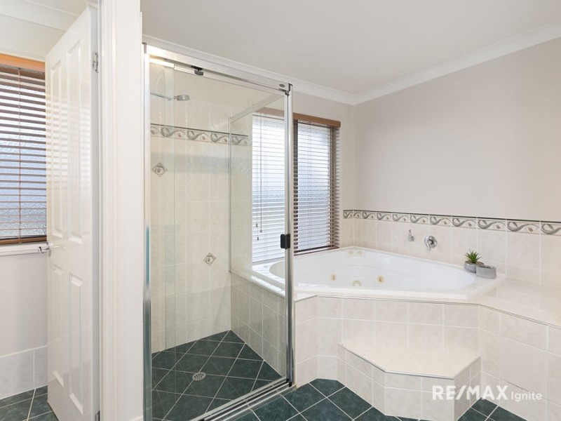 9 Chevron Close, Forest Lake QLD 4078