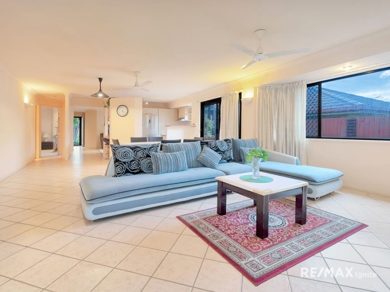 61 Lakeside Crescent, Forest Lake QLD 4078