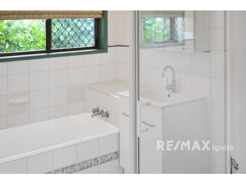 52 PALUNA STREET, Riverhills QLD 4074