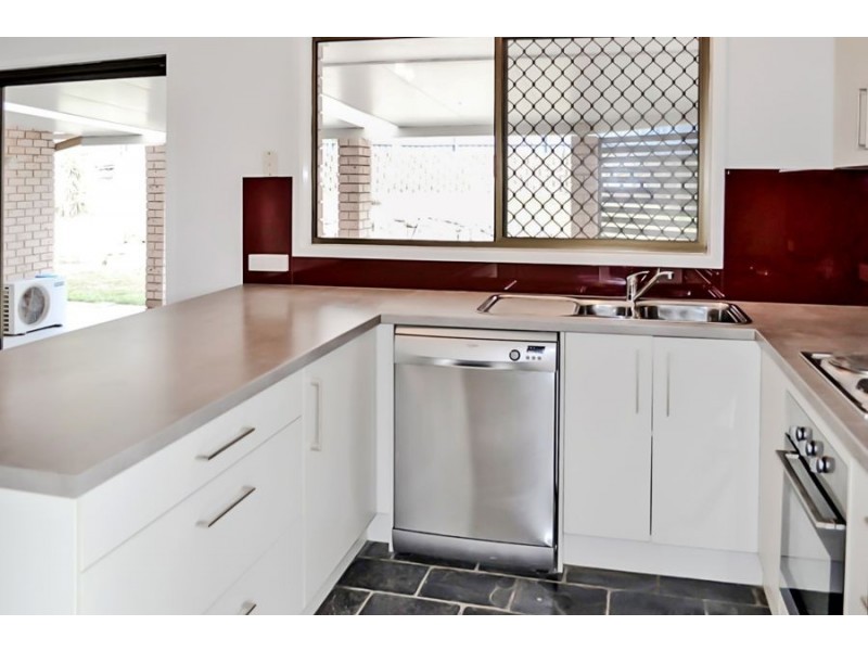 33 Estate Rd, Middle Park QLD 4074