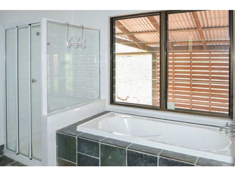 172 BLACKWALL ROAD, Chuwar QLD 4306