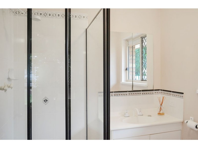 215 DORVILLE ROAD, Carseldine QLD 4034