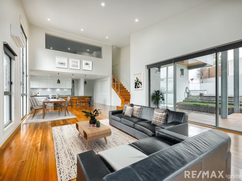 Mount Ommaney QLD 4074