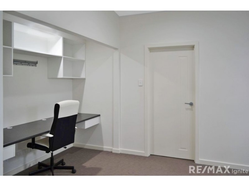 Mount Ommaney QLD 4074