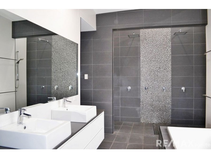 Mount Ommaney QLD 4074