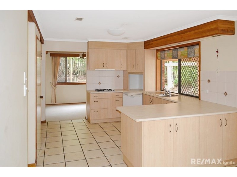 15 Wyara Close, Westlake QLD 4074