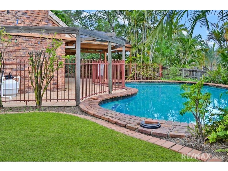 15 Wyara Close, Westlake QLD 4074