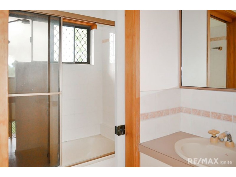 15 Wyara Close, Westlake QLD 4074