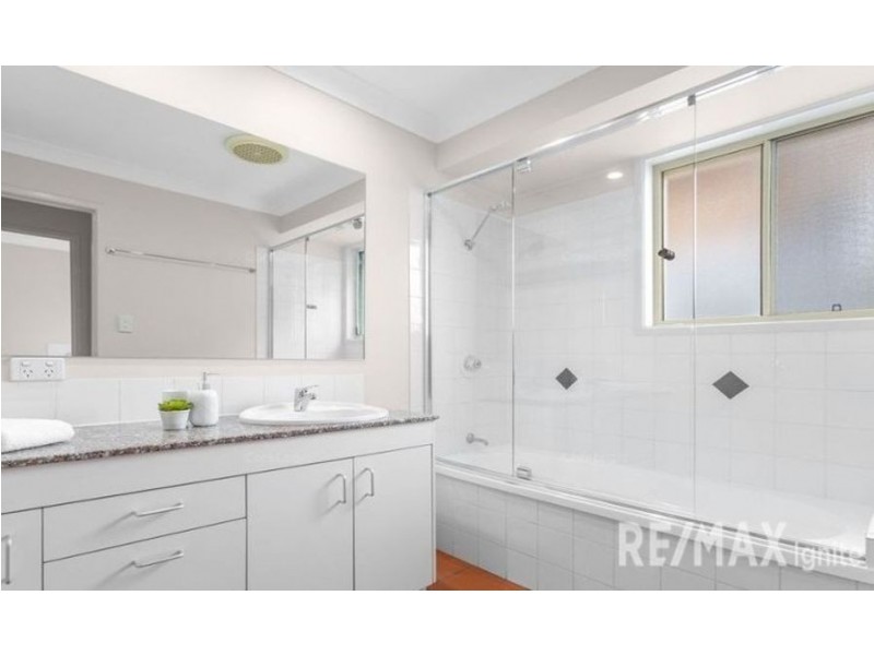 302A Horizon Drive, Westlake QLD 4074