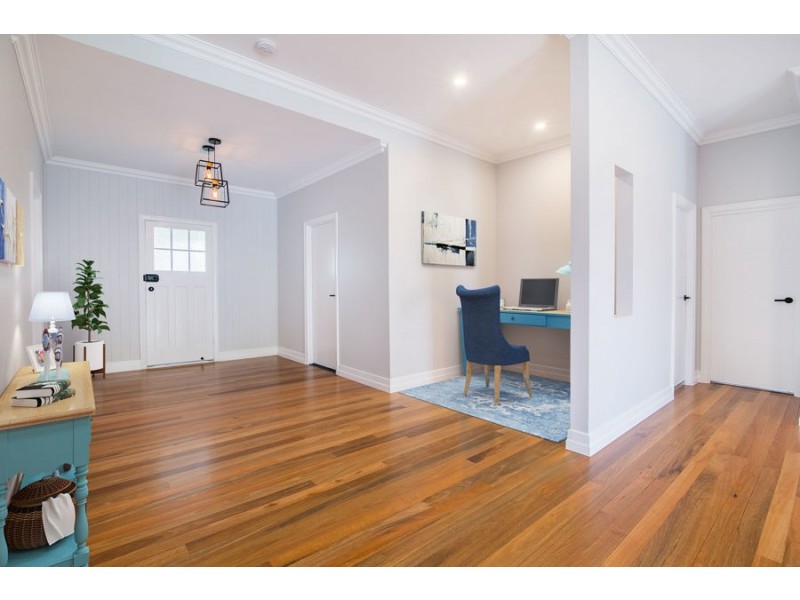 26 GREENHAM STREET, Raceview QLD 4305