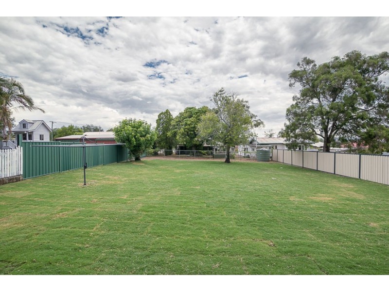 26 GREENHAM STREET, Raceview QLD 4305