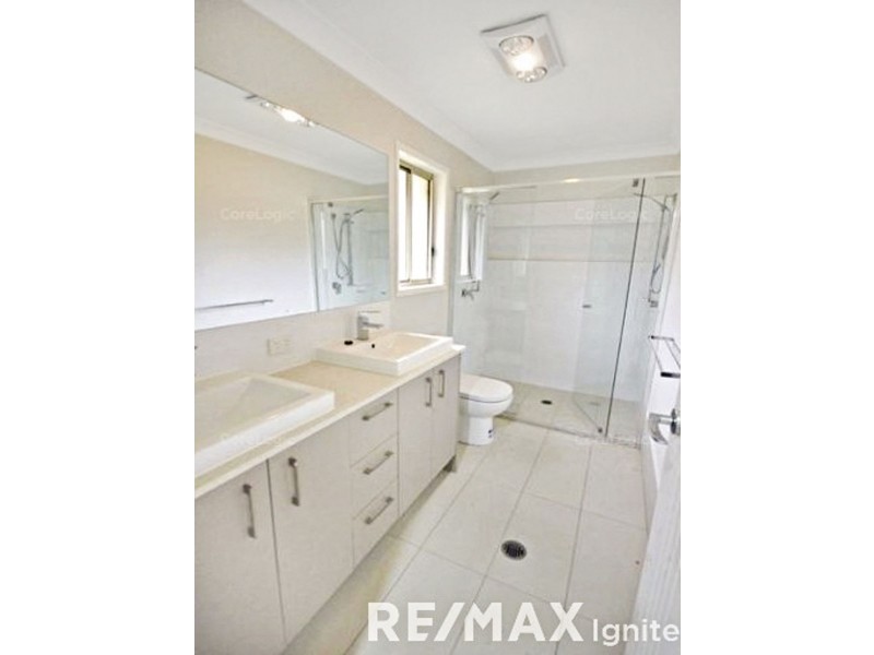 1 Pine Court, Springfield Lakes QLD 4300