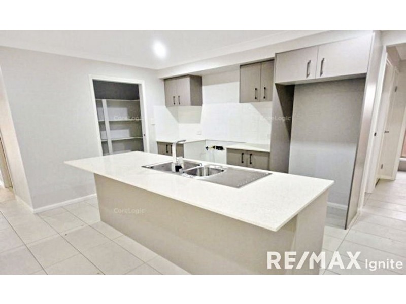1 Pine Court, Springfield Lakes QLD 4300