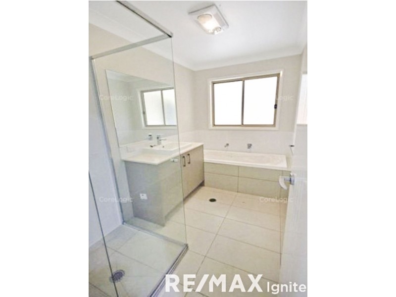 1 Pine Court, Springfield Lakes QLD 4300