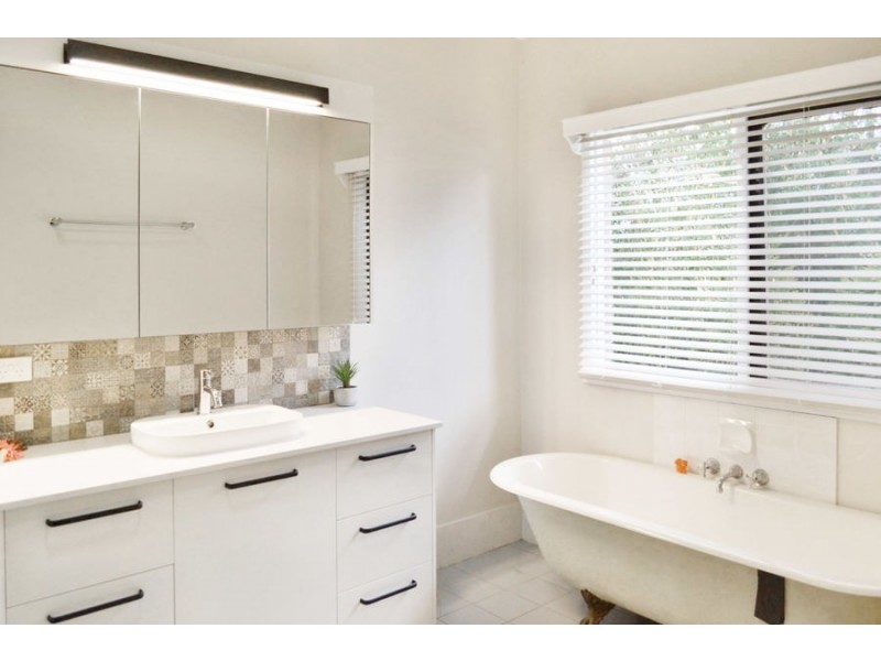 17 LANSDOWNE WAY, Chuwar QLD 4306