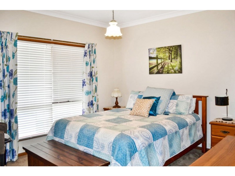 17 LANSDOWNE WAY, Chuwar QLD 4306