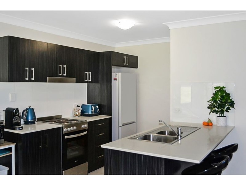 14 KNIGHTSBRIDGE DRIVE, Chuwar QLD 4306