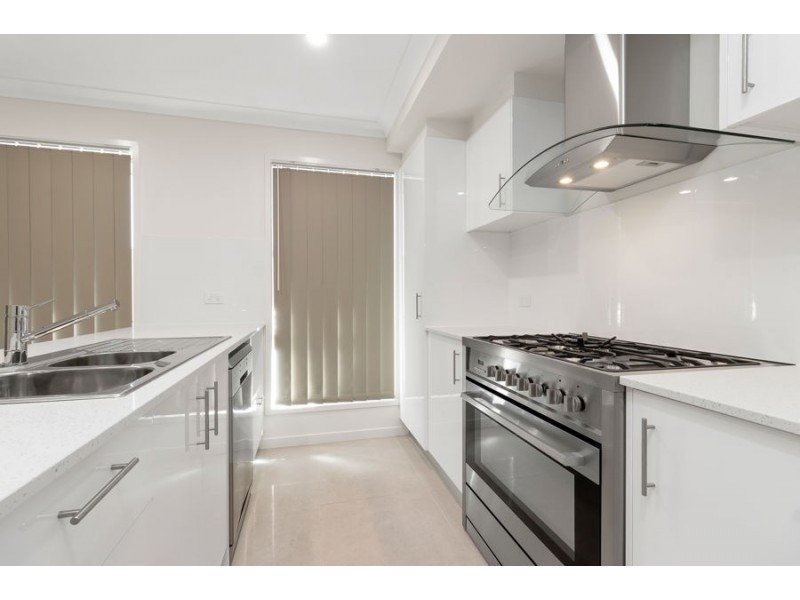 12 Hereford Rd, Greenbank QLD 4124