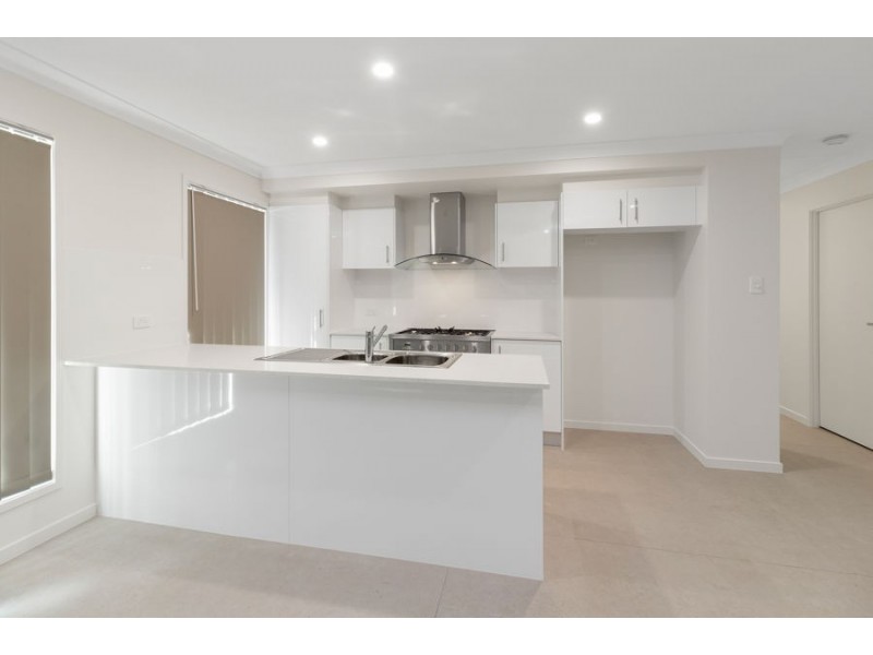 12 Hereford Rd, Greenbank QLD 4124