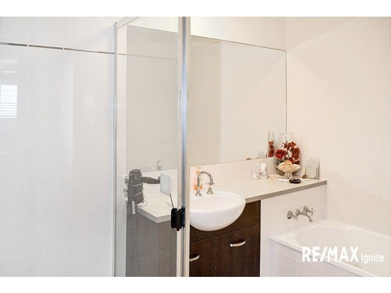 7/7 GREENWAY CIRCUIT, Mount Ommaney QLD 4074