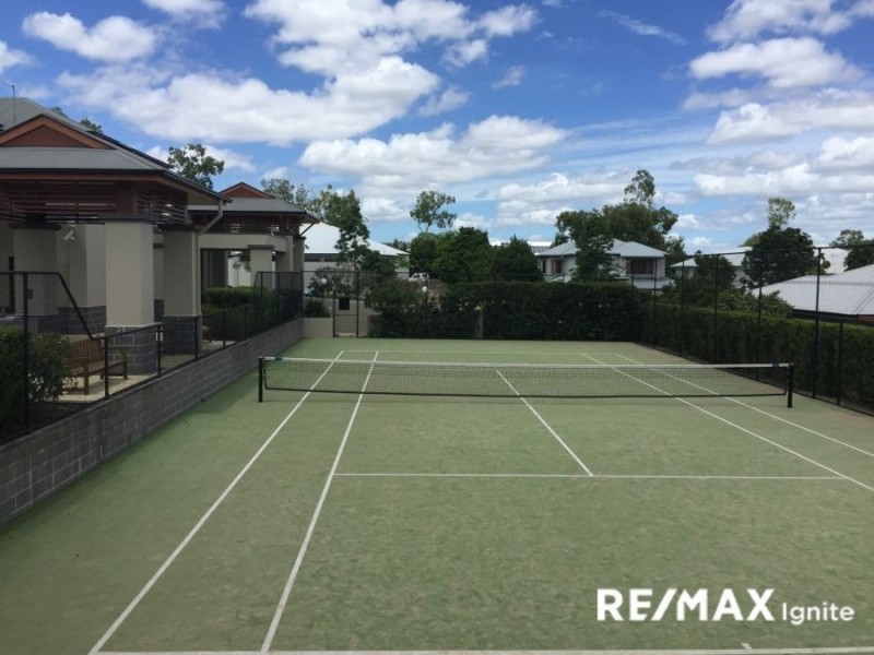 7/7 GREENWAY CIRCUIT, Mount Ommaney QLD 4074