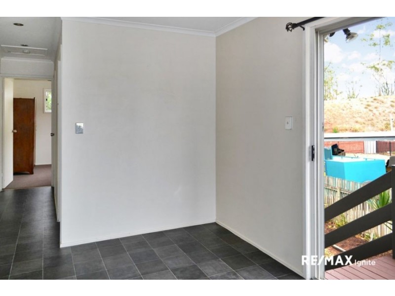 19 Lumbye Place, North Tivoli QLD 4305