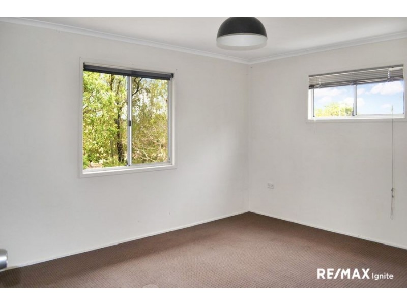 19 Lumbye Place, North Tivoli QLD 4305