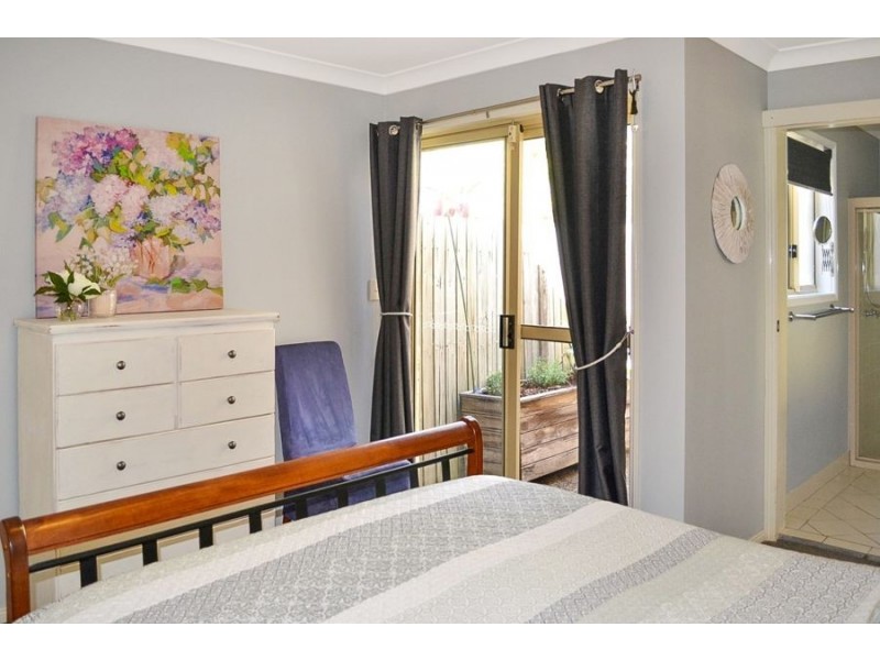 5 WARBURTON CLOSE, Forest Lake QLD 4078