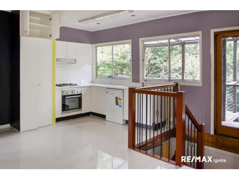 33 Newcomen Street, Indooroopilly QLD 4068