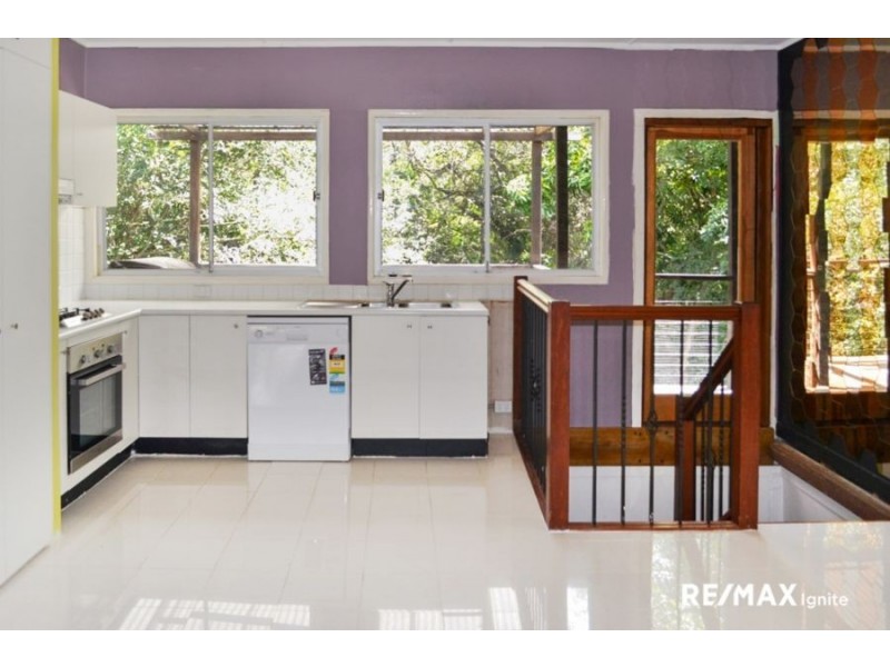 33 Newcomen Street, Indooroopilly QLD 4068