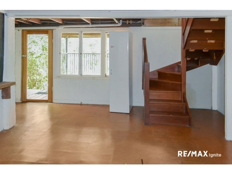33 Newcomen Street, Indooroopilly QLD 4068