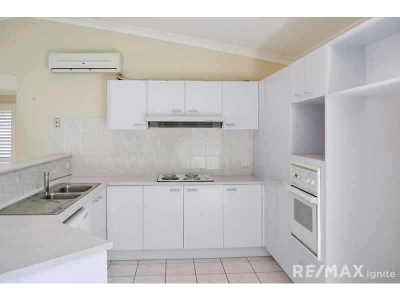 7 PARKWOOD PL, Middle Park QLD 4074