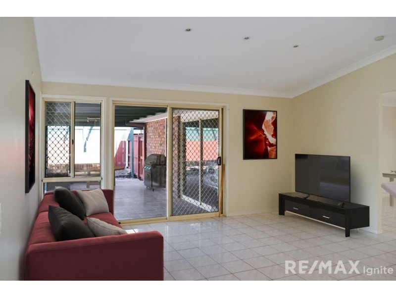 7 PARKWOOD PL, Middle Park QLD 4074