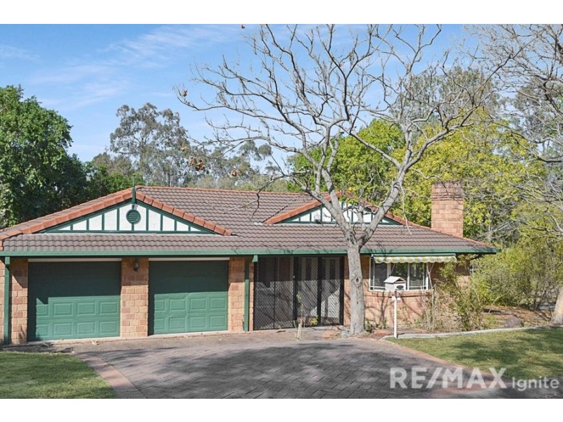 1 Deakin Place, Forest Lake QLD 4078