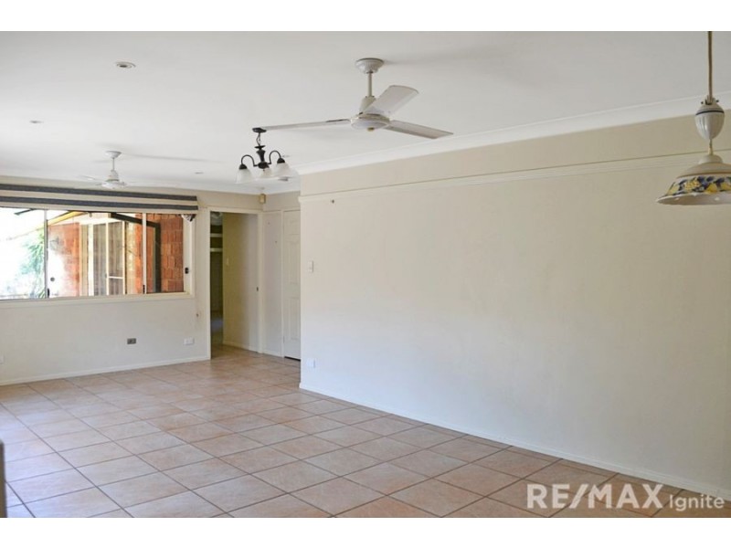 1 Deakin Place, Forest Lake QLD 4078