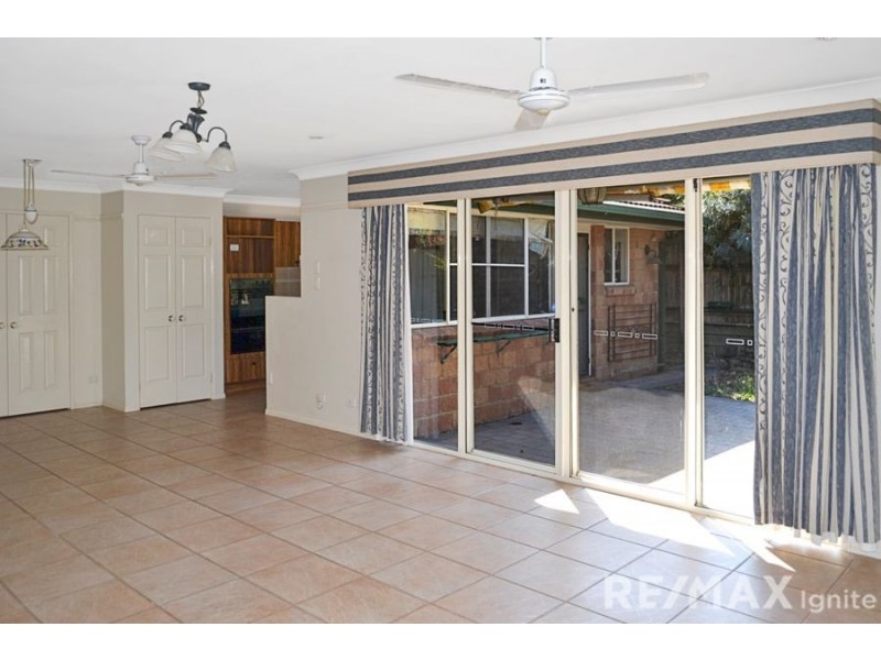 1 Deakin Place, Forest Lake QLD 4078