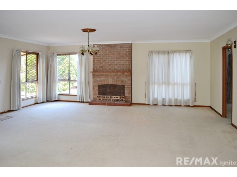 2 Cheviot Place, Sinnamon Park QLD 4073