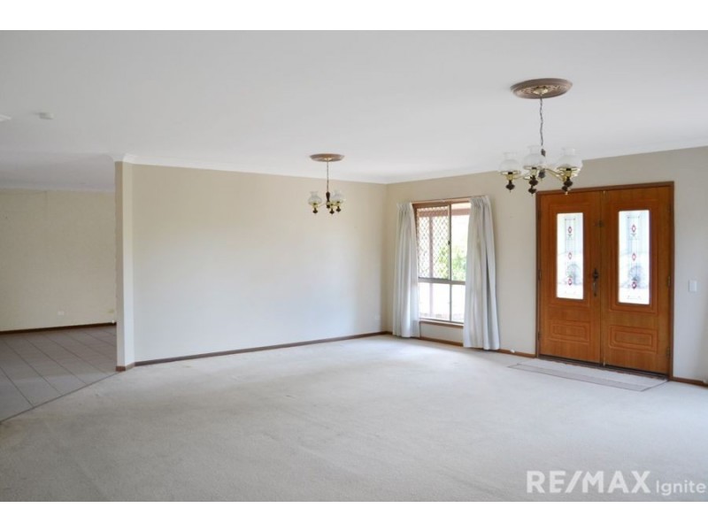 2 Cheviot Place, Sinnamon Park QLD 4073