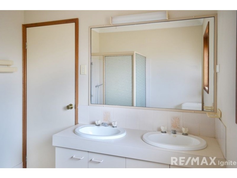 2 Cheviot Place, Sinnamon Park QLD 4073