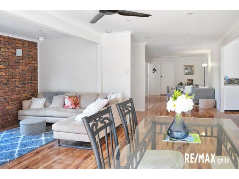 98 Dampier Street, Barellan Point QLD 4306