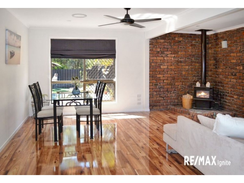 98 Dampier Street, Barellan Point QLD 4306